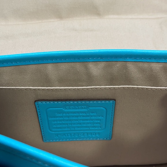 COACH Crossbody Bag - Picture 5 of 9